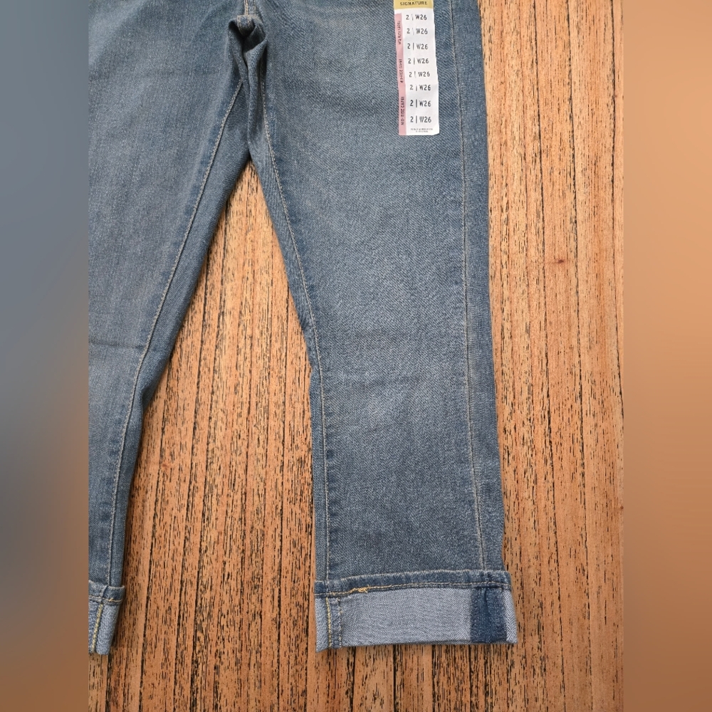 Levi Straus Signature Gold Mid Rise‎ Women Capris Size 2 W26 - Picture 2 of 14